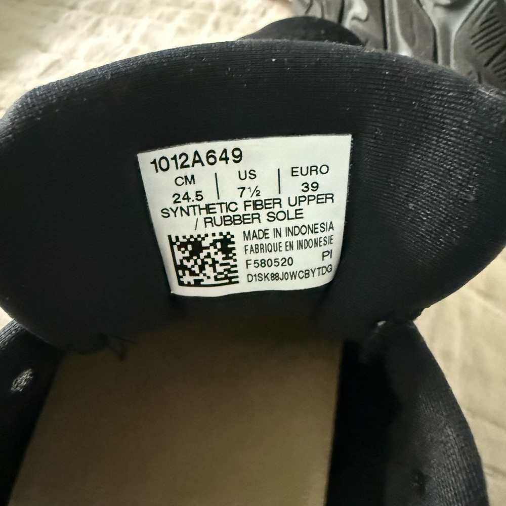Women’s Asics Gel Kayano 27 Black Athletic Shoes Breathable Mesh -Cushioned Sole - Picture 4 of 4